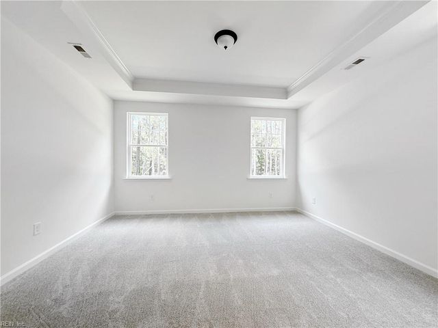 1535 Waltham LN, Newport News, VA 23608