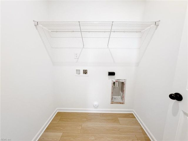 1535 Waltham LN, Newport News, VA 23608