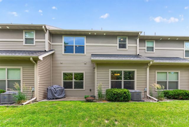 2707 Bobcat Drive, Ames, IA 50014