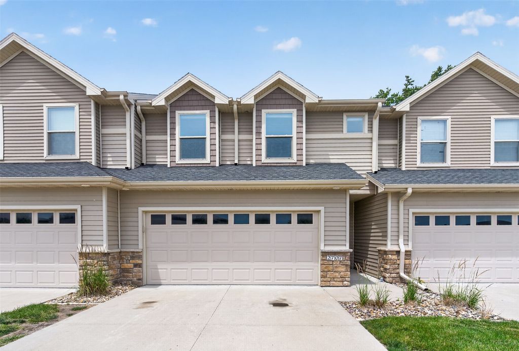2707 Bobcat Drive, Ames, IA 50014