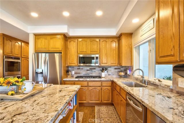 38155 Avenida La Cresta, Murrieta, CA 92562