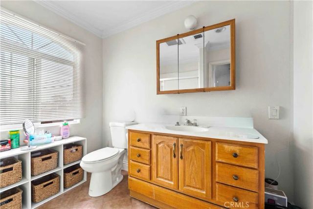 8463 S Halldale, Los Angeles, CA 90047