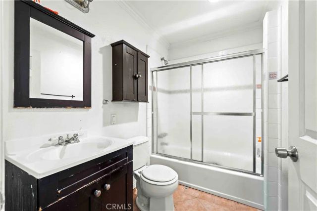 8463 S Halldale, Los Angeles, CA 90047