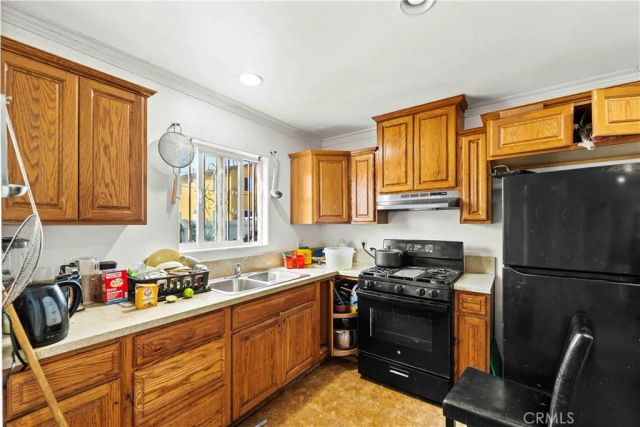 8463 S Halldale, Los Angeles, CA 90047
