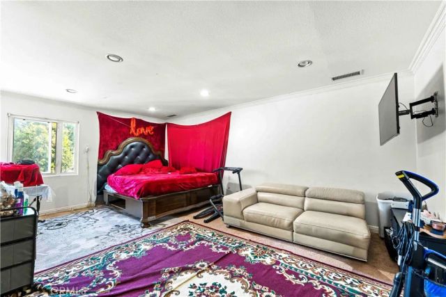 8463 S Halldale, Los Angeles, CA 90047