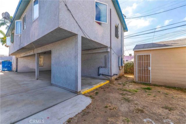 8463 S Halldale, Los Angeles, CA 90047