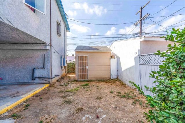 8463 S Halldale, Los Angeles, CA 90047