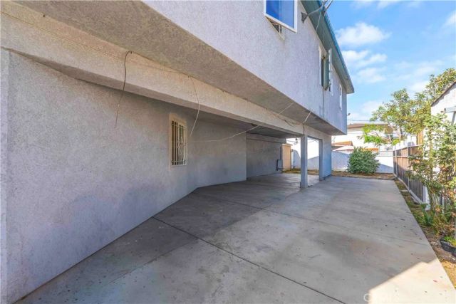 8463 S Halldale, Los Angeles, CA 90047