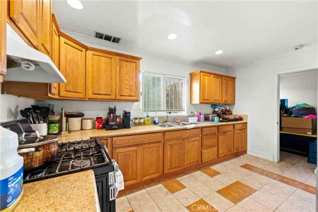 8463 S Halldale, Los Angeles, CA 90047