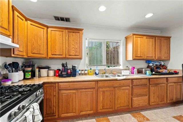 8463 S Halldale, Los Angeles, CA 90047
