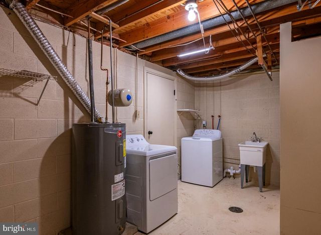 1920 ANDRE CT, Reading, PA 19610