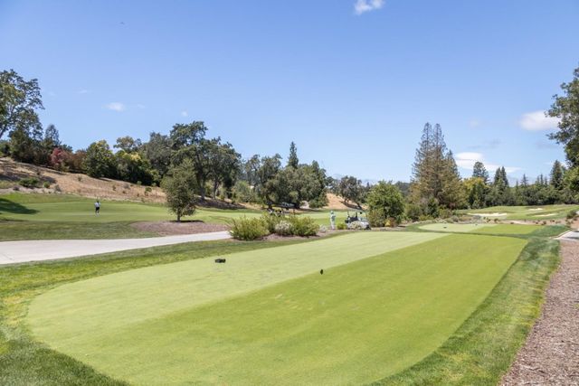 546 Sand Hill Circle, Menlo Park, CA 94025