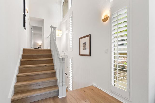 546 Sand Hill Circle, Menlo Park, CA 94025