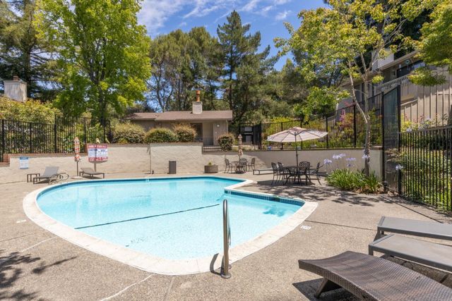546 Sand Hill Circle, Menlo Park, CA 94025