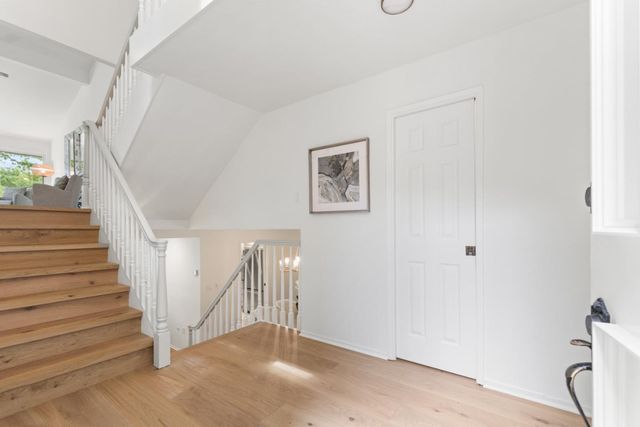 546 Sand Hill Circle, Menlo Park, CA 94025
