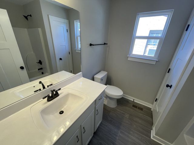 561 20th Ave, W, Springfield, TN 37172