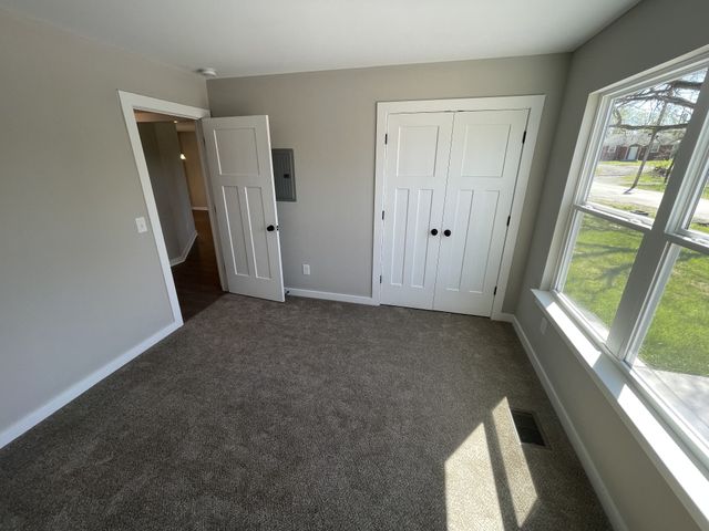 561 20th Ave, W, Springfield, TN 37172