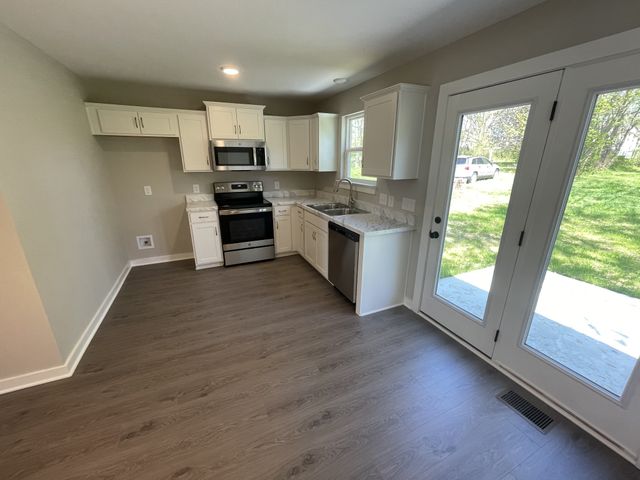 561 20th Ave, W, Springfield, TN 37172