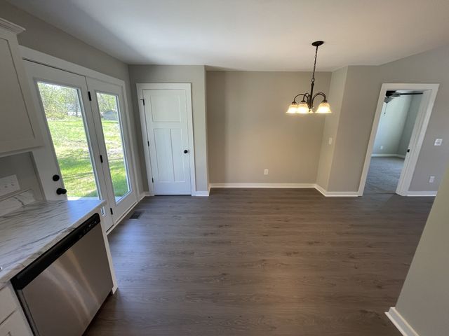 561 20th Ave, W, Springfield, TN 37172