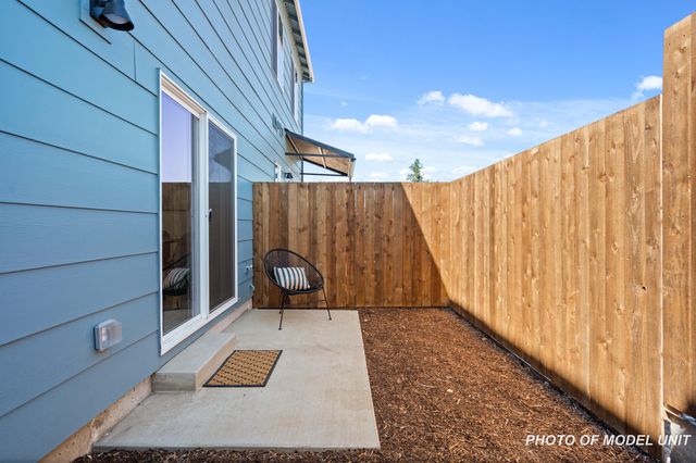 2028 Sunset Drive 8, Medford, OR 97501