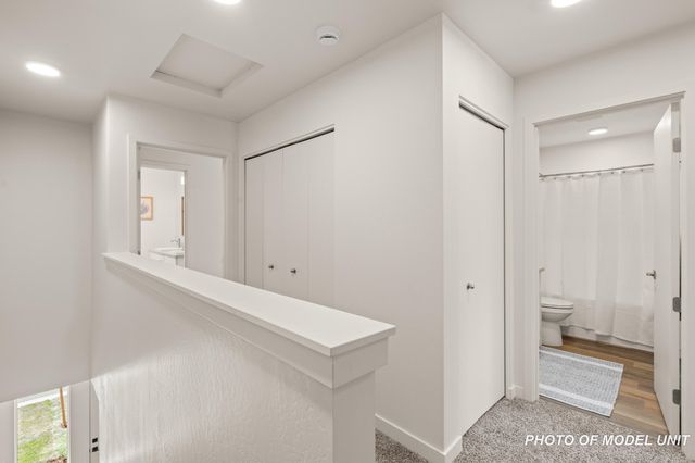 2028 Sunset Drive 8, Medford, OR 97501