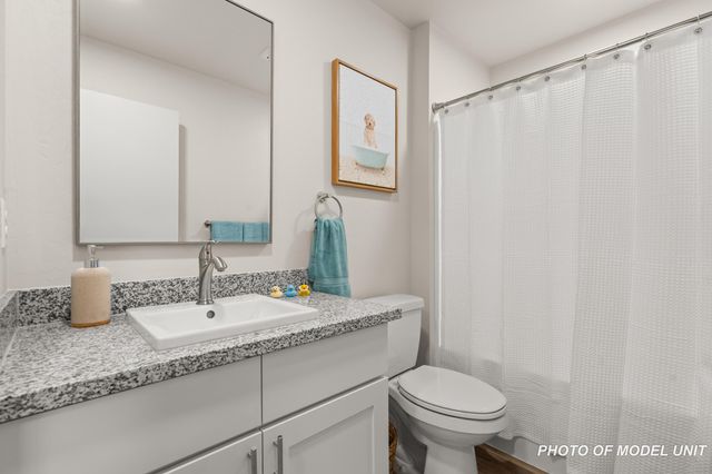 2028 Sunset Drive 8, Medford, OR 97501