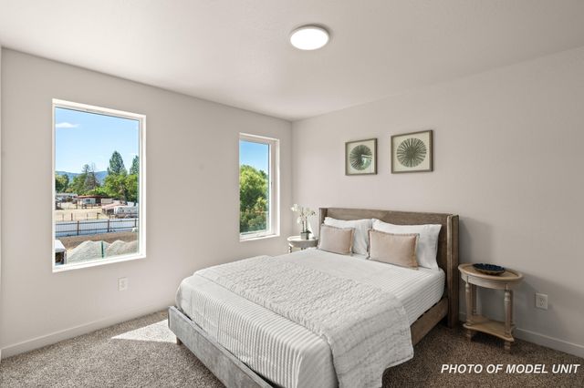 2028 Sunset Drive 8, Medford, OR 97501