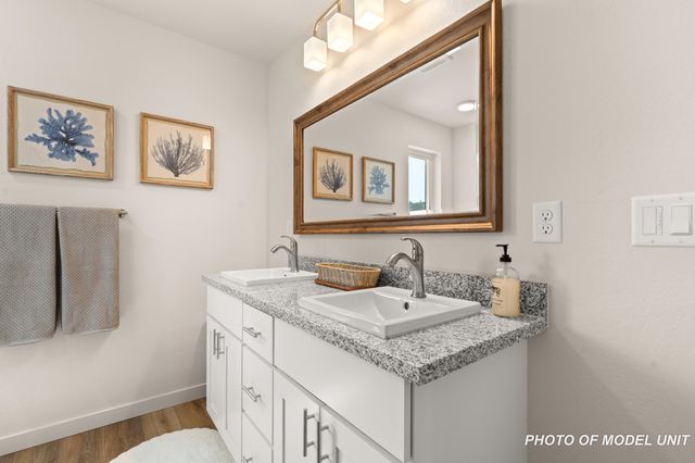 2028 Sunset Drive 8, Medford, OR 97501