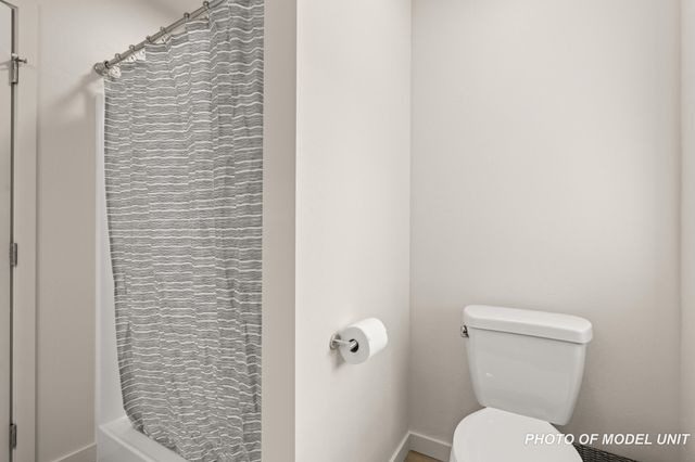 2028 Sunset Drive 8, Medford, OR 97501