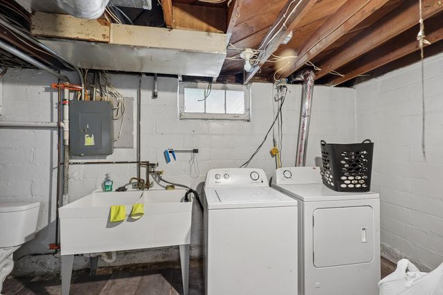 5327 Colfax Avenue N, Brooklyn Center, MN 55430