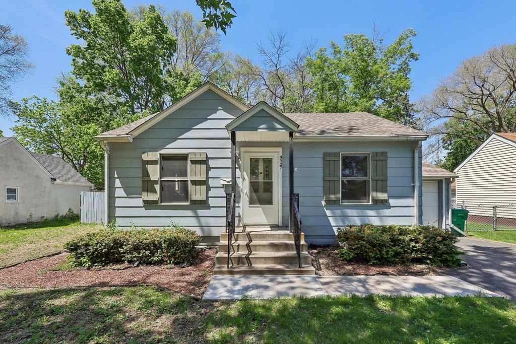 5327 Colfax Avenue N, Brooklyn Center, MN 55430