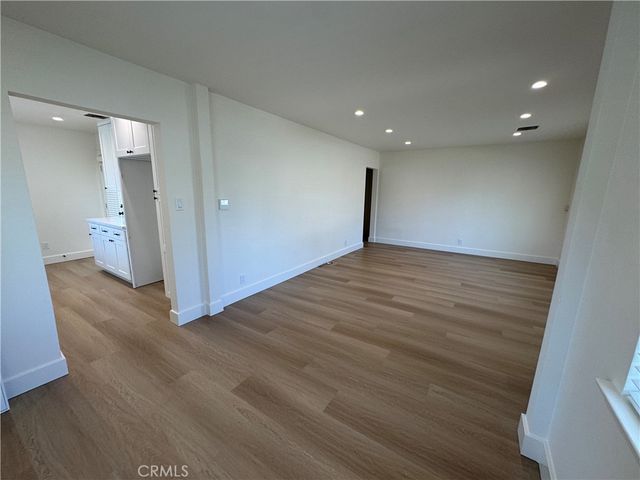 6837 Oak Park Avenue, Lake Balboa, CA 91406