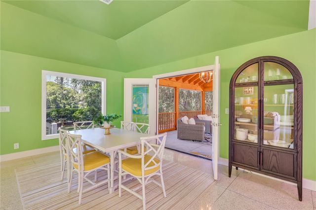 121 Colonial Drive, St Simons Island, GA 31522