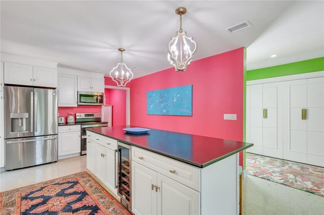 121 Colonial Drive, St Simons Island, GA 31522