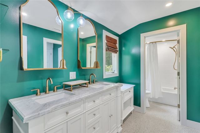 121 Colonial Drive, St Simons Island, GA 31522