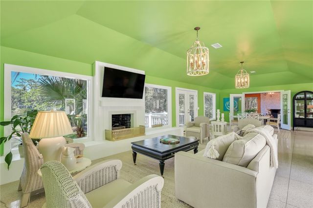 121 Colonial Drive, St Simons Island, GA 31522