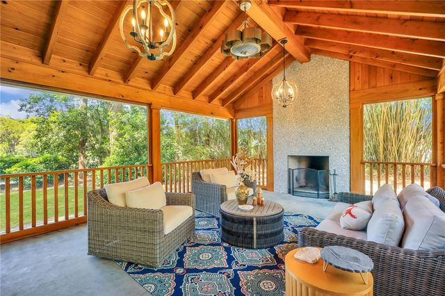 121 Colonial Drive, St Simons Island, GA 31522