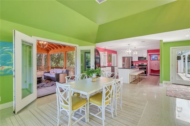 121 Colonial Drive, St Simons Island, GA 31522