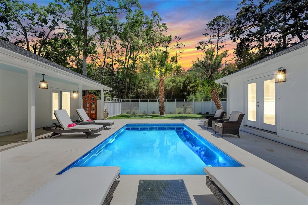 121 Colonial Drive, St Simons Island, GA 31522