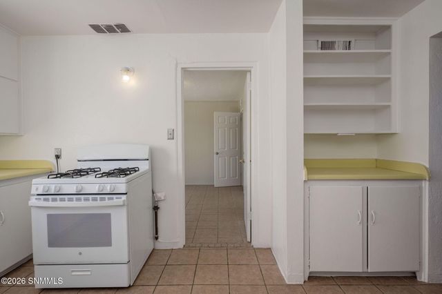 1015 Mechem Avenue, Las Cruces, NM 88005