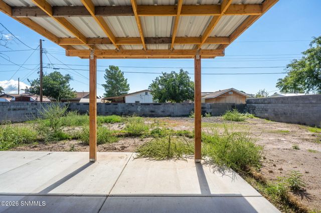 1015 Mechem Avenue, Las Cruces, NM 88005