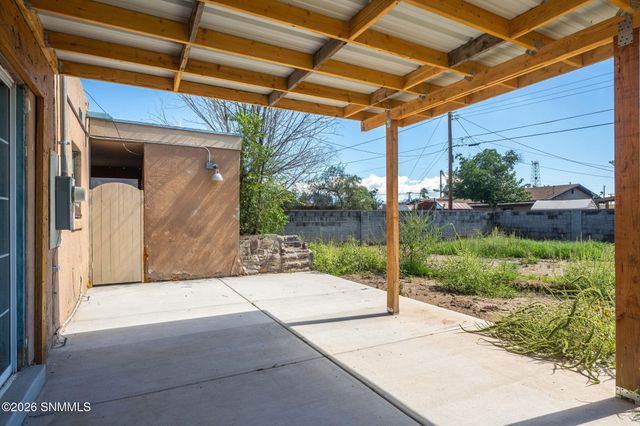 1015 Mechem Avenue, Las Cruces, NM 88005