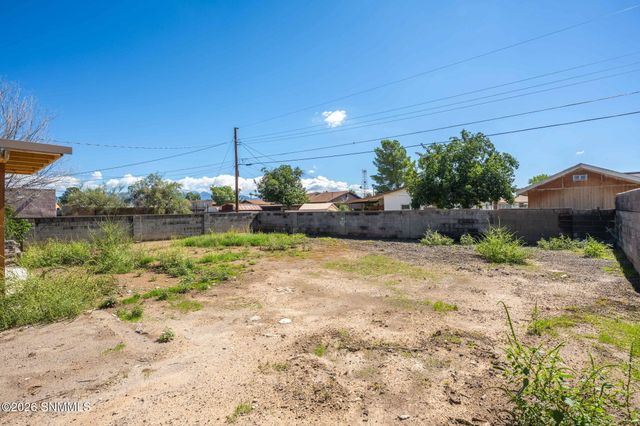 1015 Mechem Avenue, Las Cruces, NM 88005