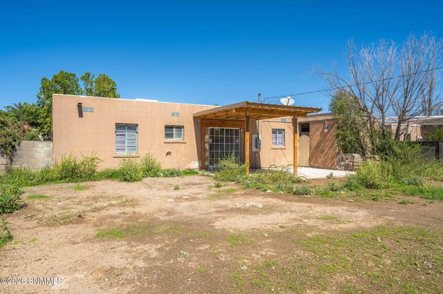 1015 Mechem Avenue, Las Cruces, NM 88005