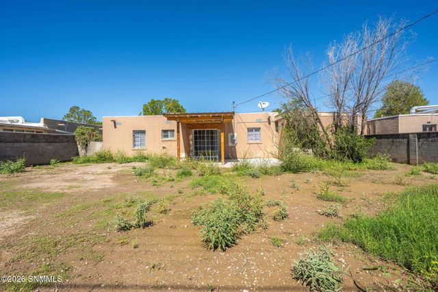 1015 Mechem Avenue, Las Cruces, NM 88005