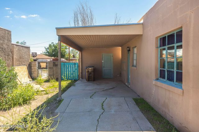 1015 Mechem Avenue, Las Cruces, NM 88005