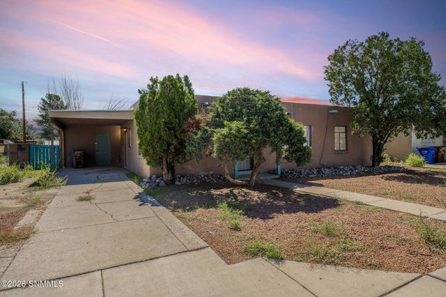 1015 Mechem Avenue, Las Cruces, NM 88005
