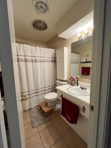 8103 Exmoor DR A, Austin, TX 78757