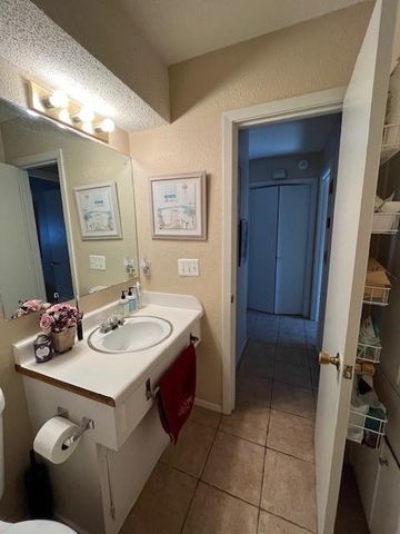 8103 Exmoor DR A, Austin, TX 78757