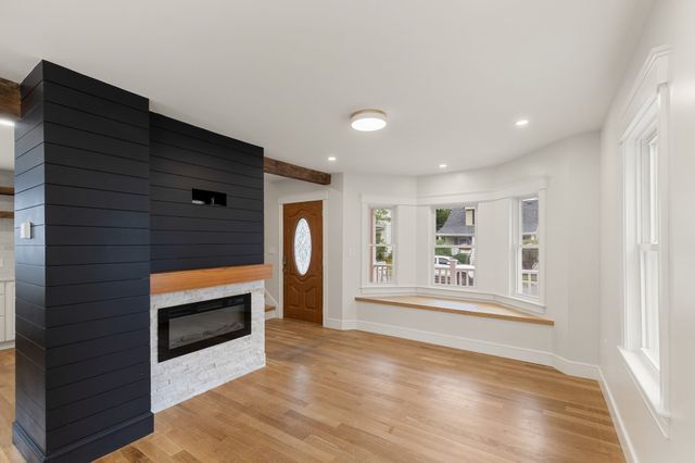 3 Crane St, Danvers, MA 01923